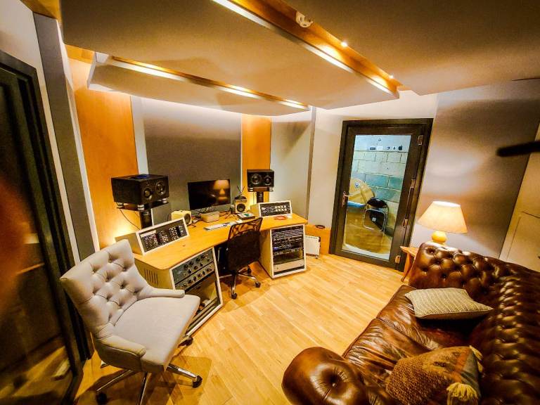 Pro Music studio & 24/7 Live room to let in Whitechapel E1