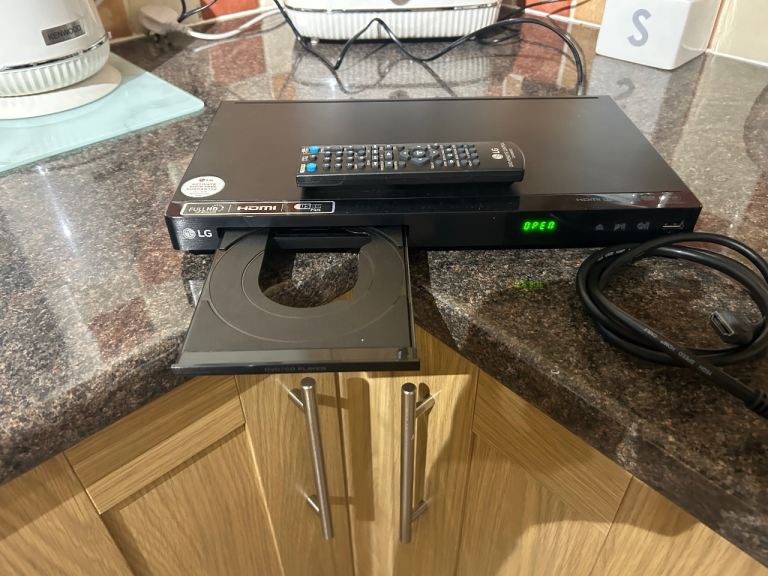 LG DVD PLAYER SLIMLINE 