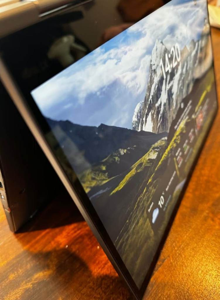 Lenovo laptop *Touch Screen* X1 Yoga 5th Gen, i7 4.9ghz, TBT3, Excel Cond, 16GB Ram, 512gb SSD