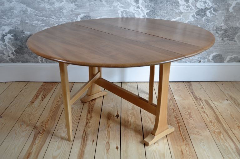 RENOVATED Vintage Retro 60's Mid Century Ercol Oval Gate Leg / Drop Leaf / Dining Table mdl 610