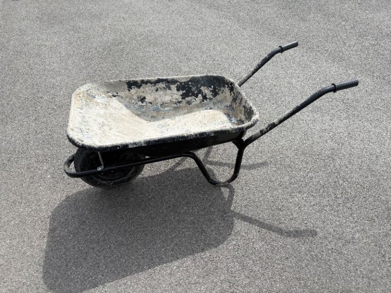 85 litre wheelbarrow