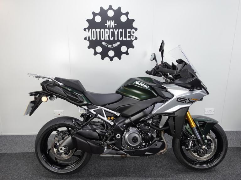 Suzuki GSX-S 1000 GX. 2025. 1 Owner. Low Miles. Great Value. Green.