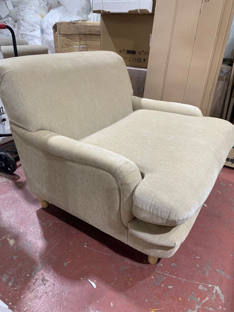 Snuggle chair 