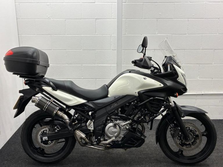 SUZUKI DL650 V-STROM ** TOP BOX - DELKEVIC EXHAUST - 12 MONTHS MOT **