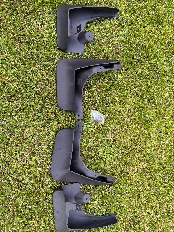 Set of 4 fitted mudflaps for BMW f30 3 series msport
