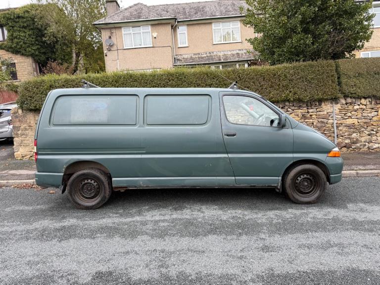 2001 Toyota HiAce 2.4D MANUAL GREEN PANEL VAN DIESEL Manual