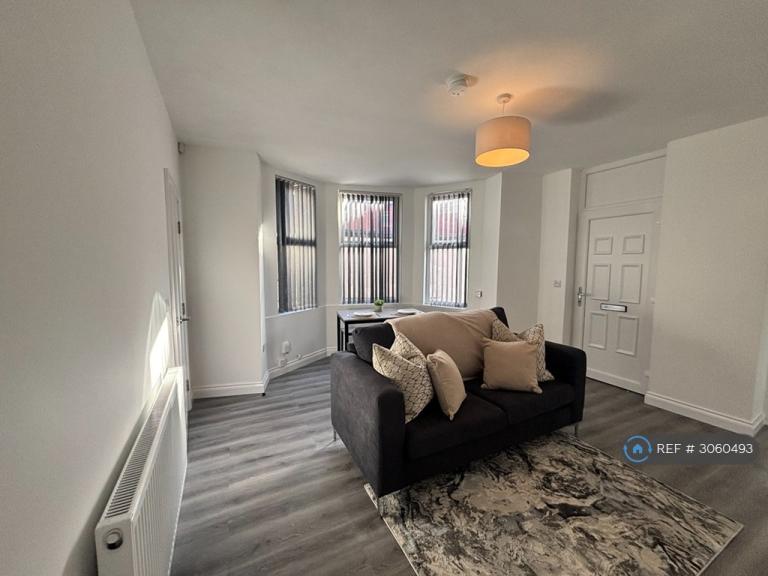 1 bedroom flat in Norwood Terrace, Leeds, LS6 (1 bed) (#3060493)