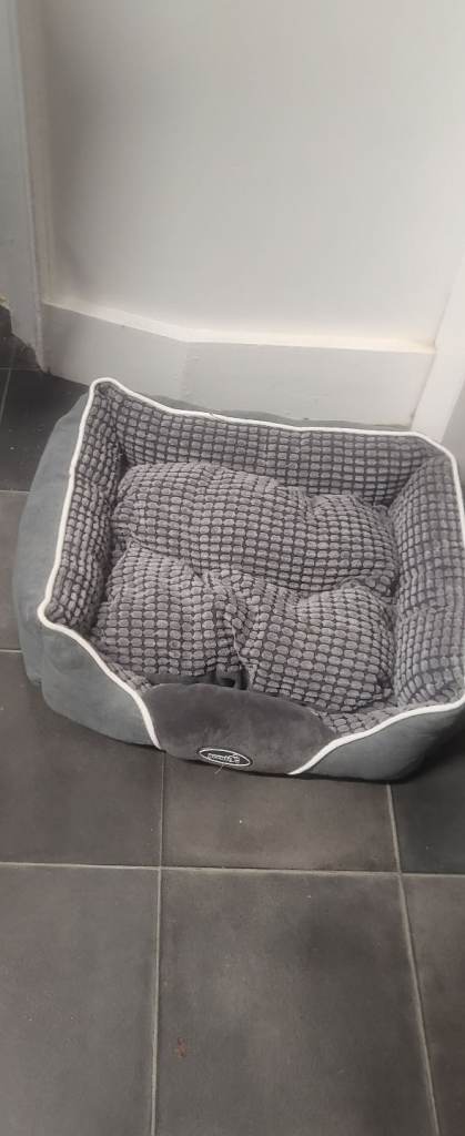 Grey Plush Pet Bed – Never Used