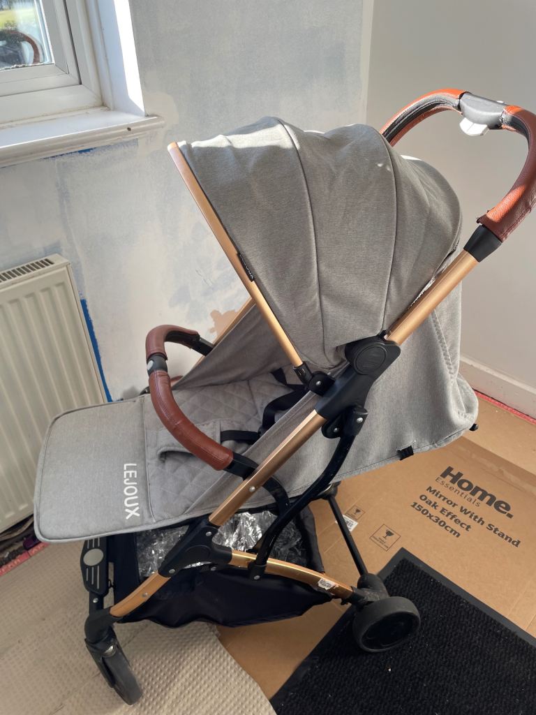 Lejoux Compact Stroller