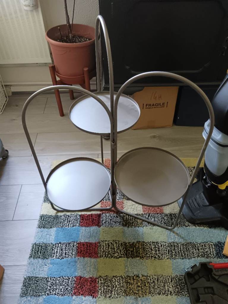 3 tier metal plant stand