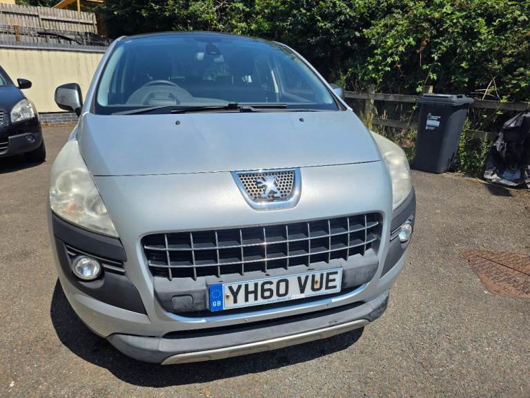 2011 PEUGEOT 3008 EXCLUSIVE  1.6 HDI 6 SPEED MANUAL