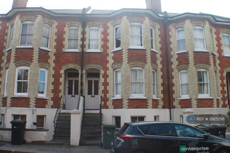 1 bedroom flat in Martyr Road, Guildford, GU1 (1 bed) (#2925256)