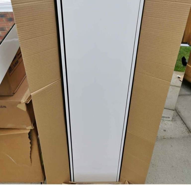 Wall hung cabinet