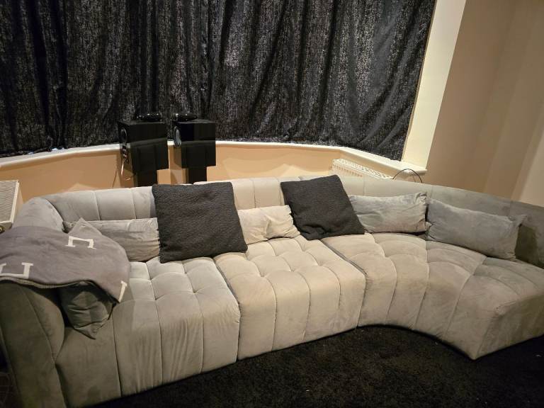 Essen Right Hand Curved Corner Sofa