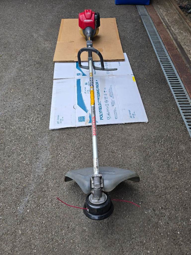 Honda Strimmer UMK425E  - Excellent Condition 