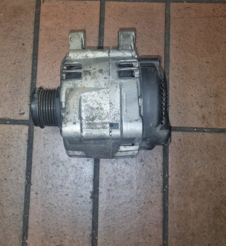 Volvo V40 1.6 D Alternator 2013