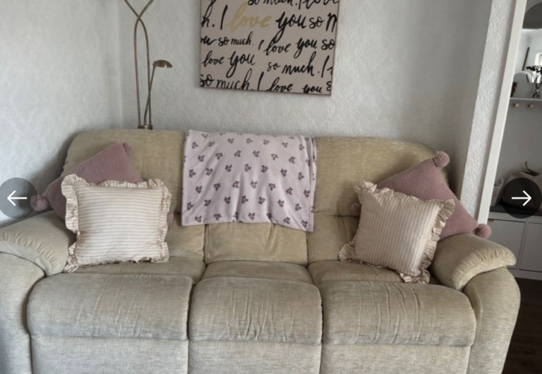 FREE! LOVELY 3 SEATER SOFA. VERY COMFORTABLE.
