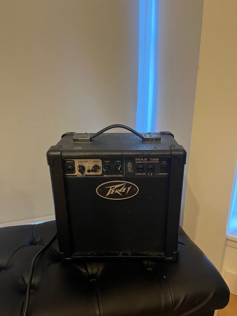 Peavey bass amp - good condition