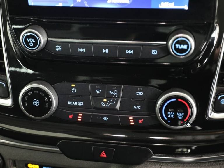 2022 Ford Tourneo Custom 2.0 EcoBlue 130ps Low Roof 8 Seater Titanium MPV DIESEL Manual