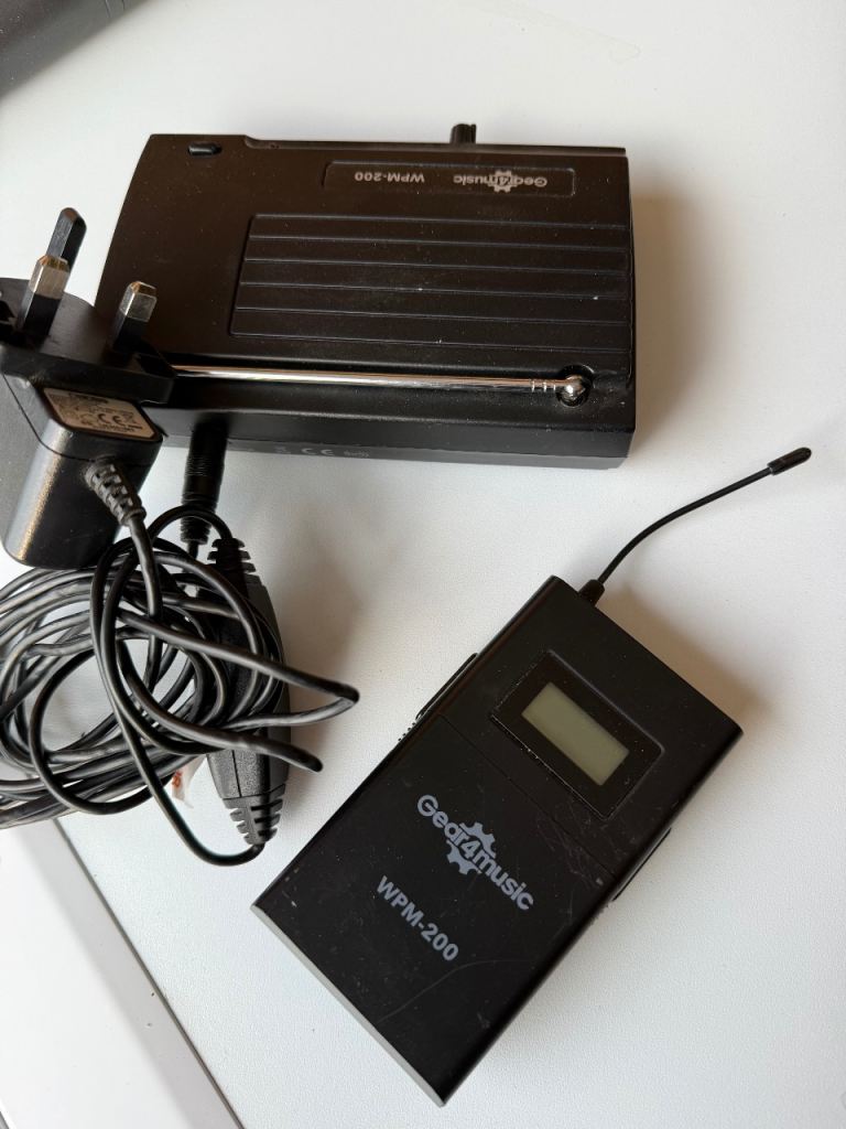 Gear4Music WPM-200 wireless ear monitor system