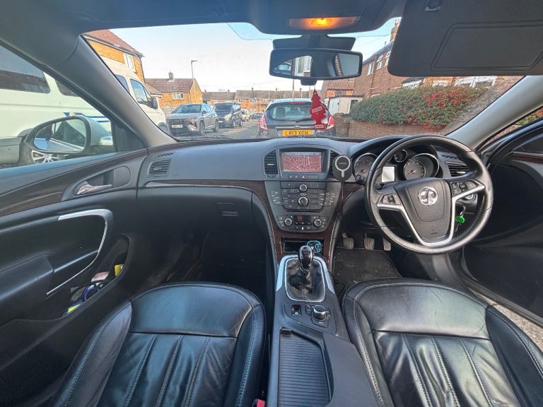 Vauxhall, INSIGNIA, Hatchback, 2009, Manual, 1956 (cc), 5 doors