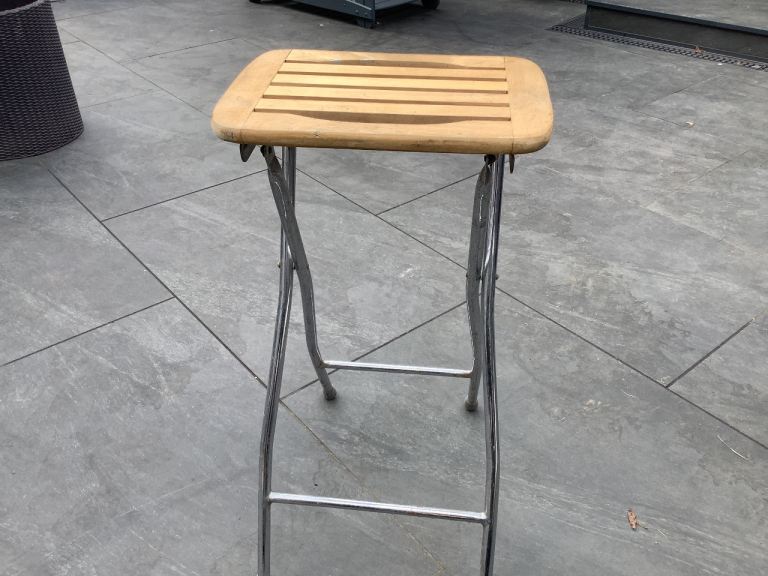 Folding seats