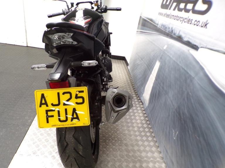 2025 KAWASAKI ZH2 WITH ONLY 1245 MILES FROM NEW