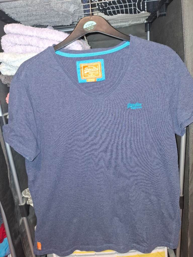 6 Mens superdry t shirts size large 