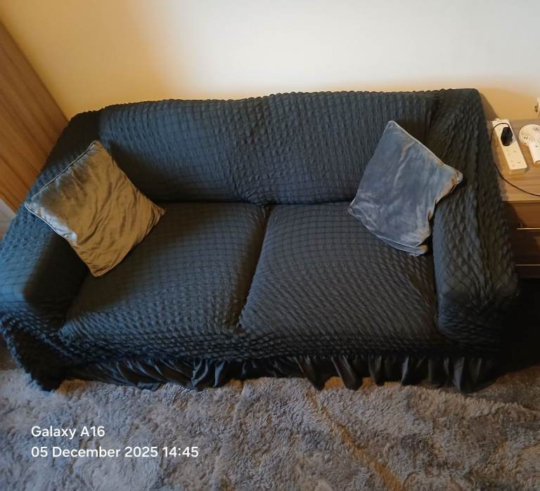 Short term rental in clean flat, All bills included, double bedroom furnished as single bedroom