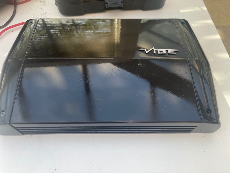 Twin 12” vibe sub and Amp