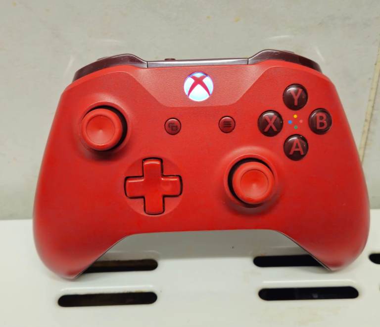 Xbox One Red 