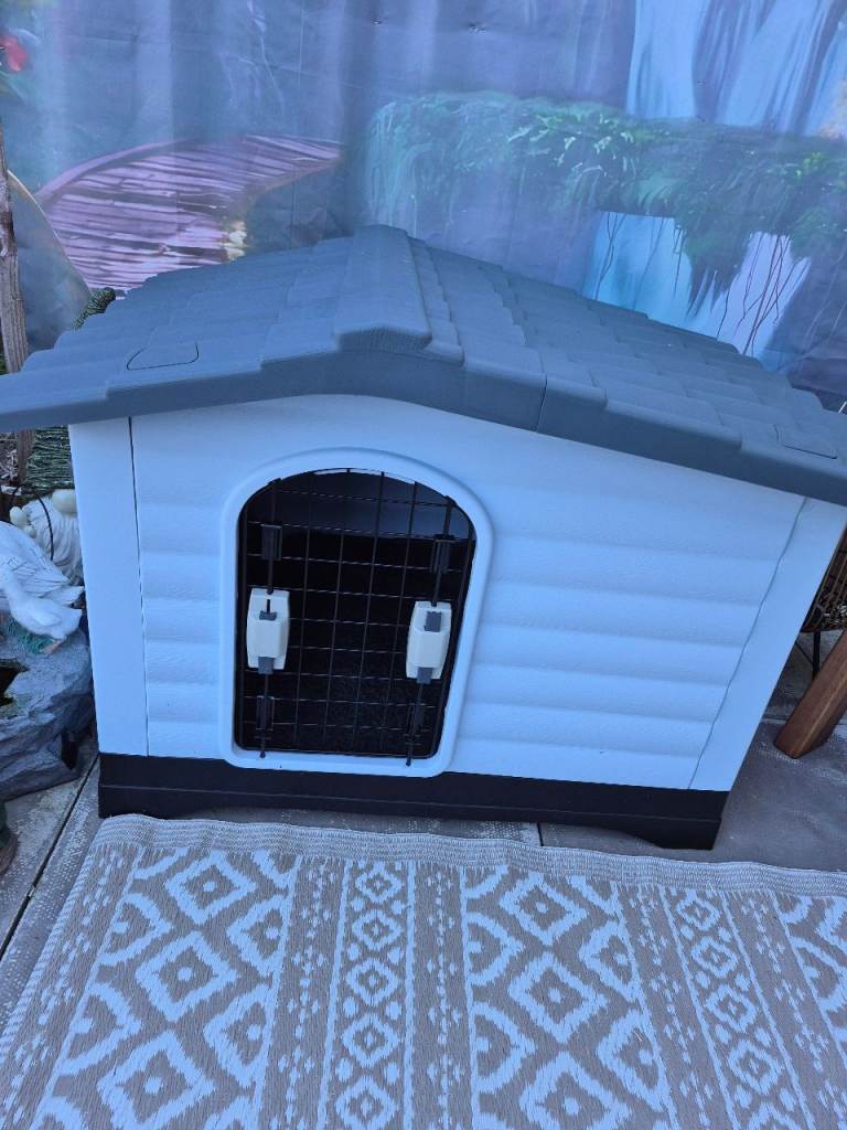 Dog kennel 