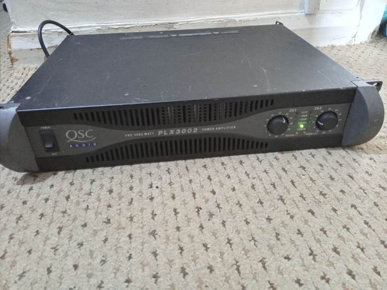 QSC PLX3002 Power Amplifier