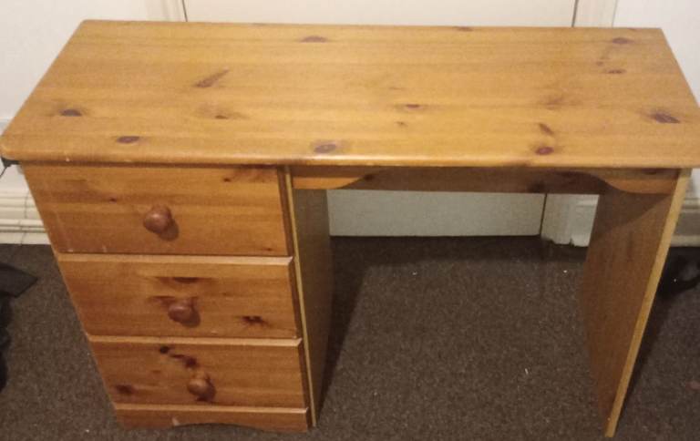 tv stand / dressing table