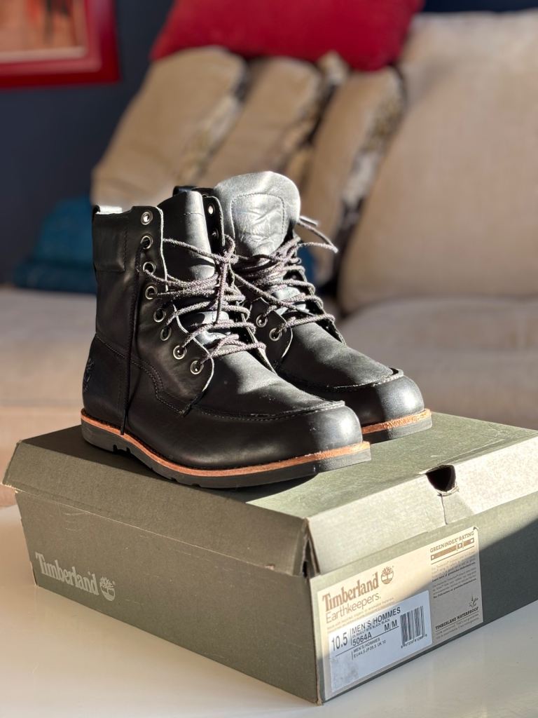 Excellent condition timberland black leather boots 