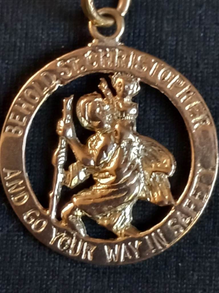 9ct gold vintage st christopher on long 9 ct 60 cm chain