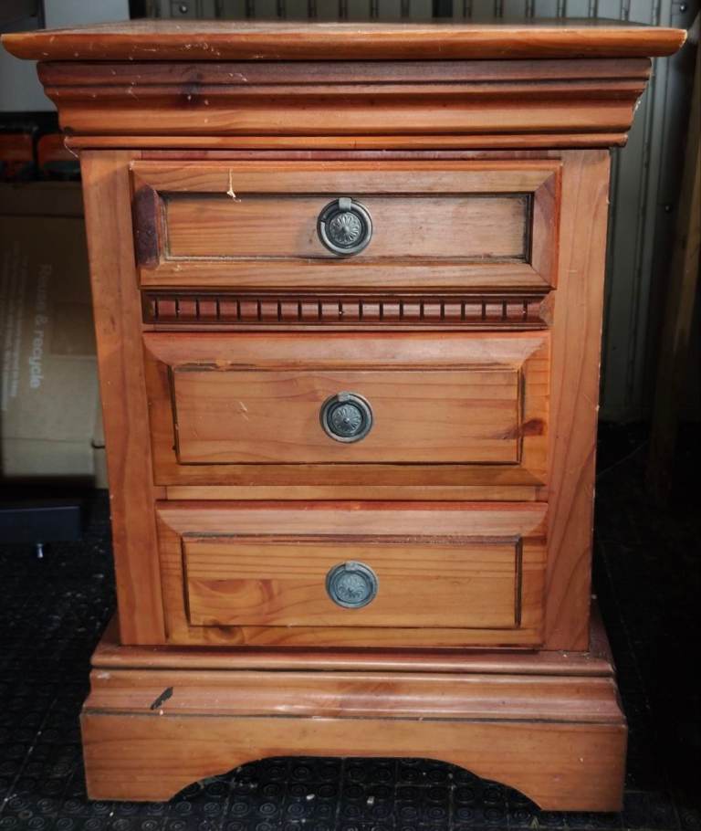 Solid Wood Bedside Table / Nightstand – 3 Drawers