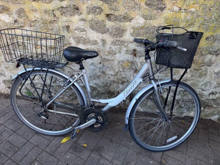 Apollo ladies town bike