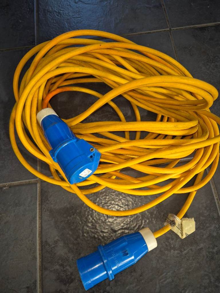 Caravan hook up cable