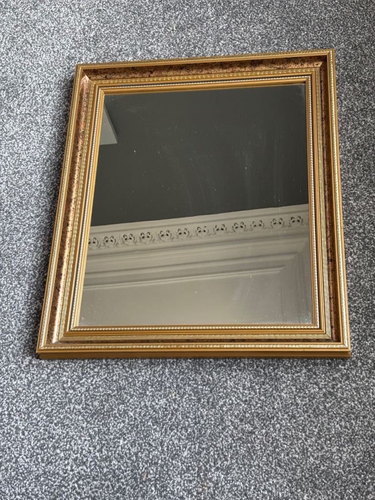 Antique style mirror 