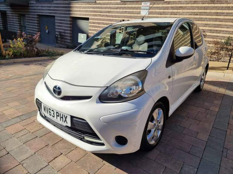 Toyota, AYGO, Hatchback, 2013, Manual, 1.0 Petrol 5 doors - Ac Working SAT NAV