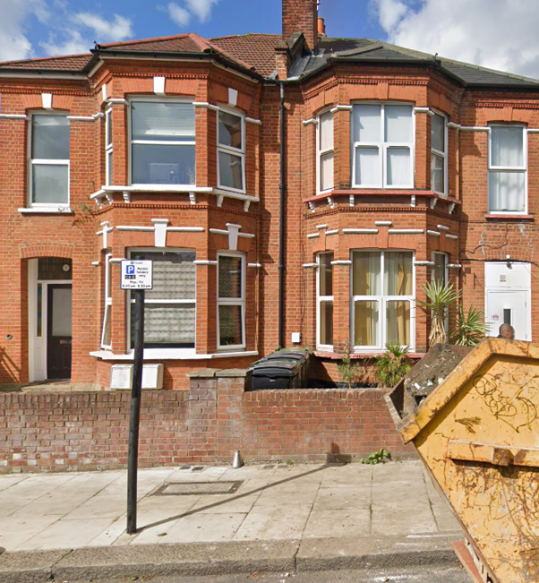 Studio flat in Flat , Richborough Road, London