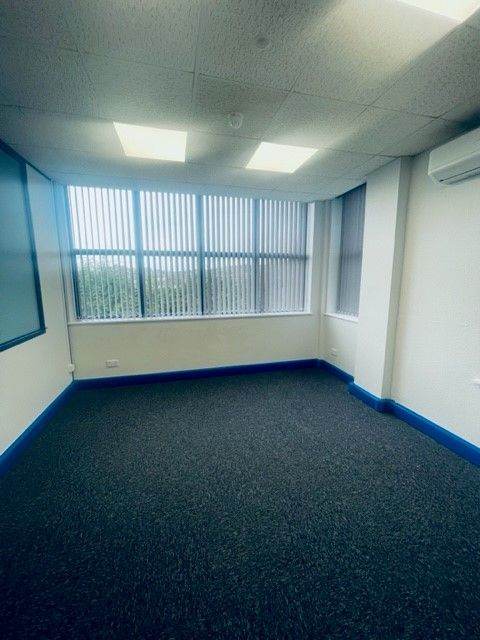 PRIVATE OFFICE TO RENT – £130 + VAT PER WEEK