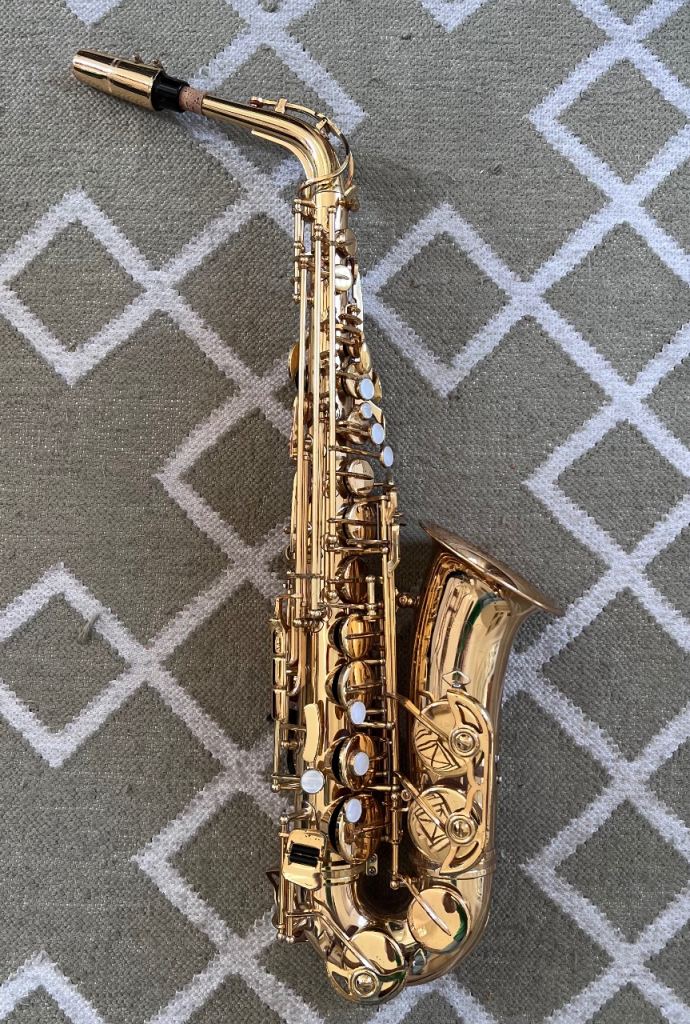 Saxophone Jupiter 500 Series with case and music
