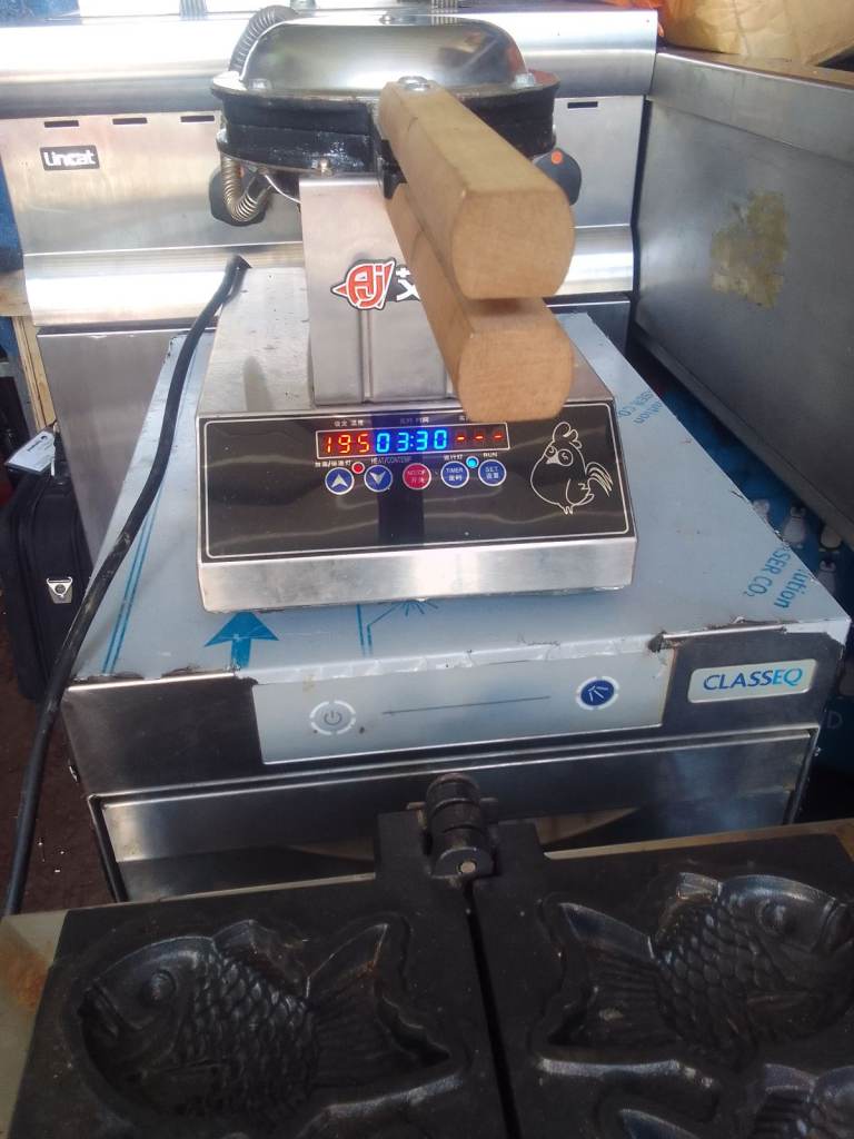 Catering equipment commercial restaurant kitchen trailer items 