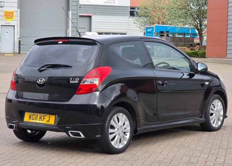 HYUNDAI i20 1.2 PETROL MANUAL IN CLEAN CONDITION. 1 YEAR MOT. SERVICE HISTORY