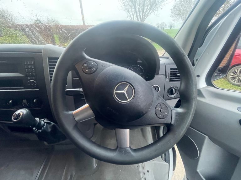 Mercedes-Benz Sprinter Luton van 2015