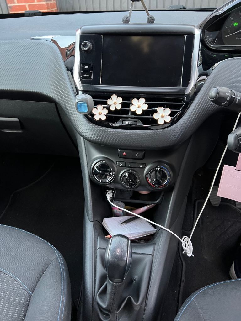 Peugeot, 208, Hatchback, 2019, Manual, 1199 (cc), 5 doors