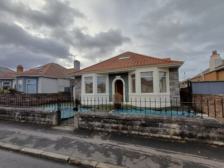4 bedroom house in Milton Crescent, Duddingston, Edinburgh, EH15 3PF