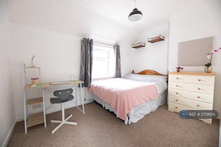 4 bedroom house in Kings Avenue, Winchester, SO22 (4 bed) (#2713654)